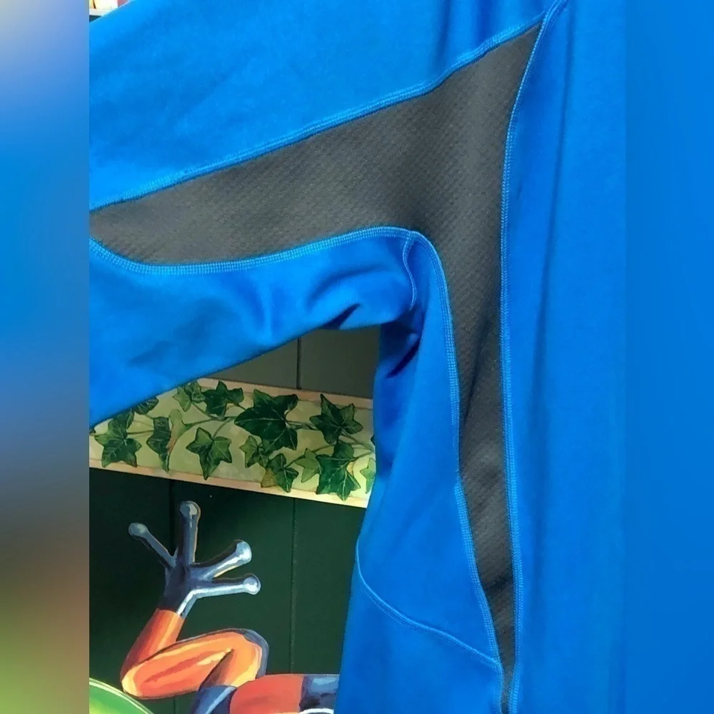 ☄️North Face Blue Gray Flight Series Half Zip Jacket